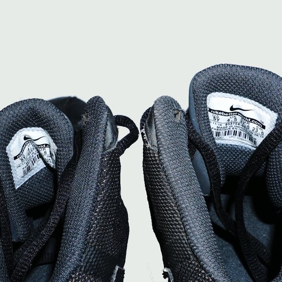 Nike NWOT Airmax Stutter Step 2 boy's 5Y sneakers - Picture 4 of 6